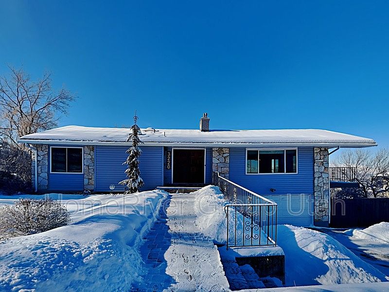 1st image of 3220 E Bernada Dr
