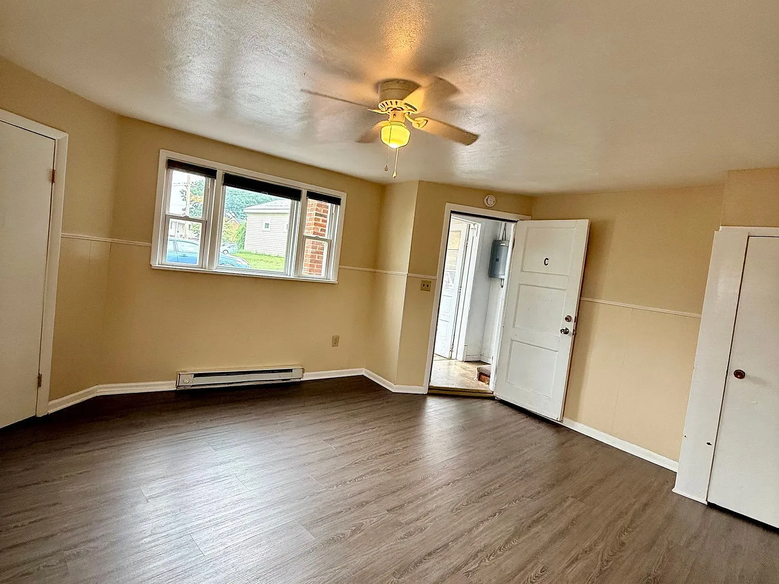 2 bed, 1.0 bath, $1,275 — Photo 1
