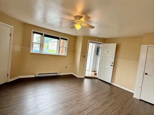 560 N Pine St #3, Middletown, PA 17057