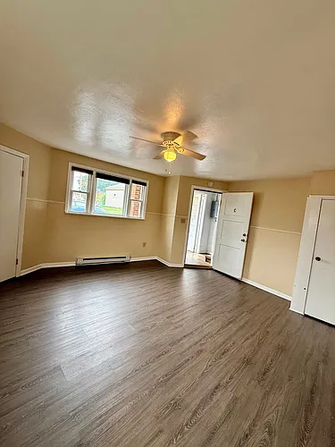560 N Pine St #3 Photo 1