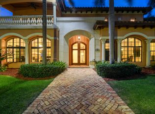 214 10th St, Lake Park, FL 33401