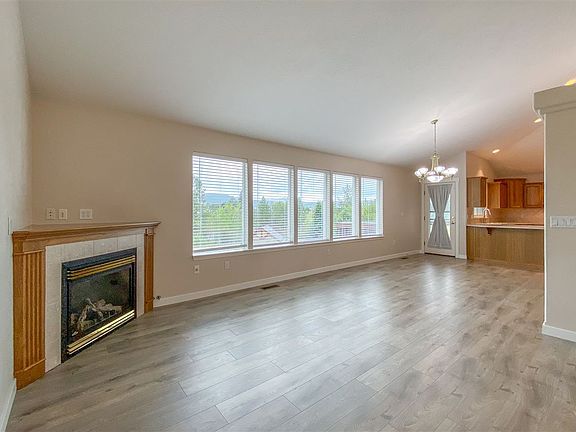 4th image of 19225 E Riverwalk Ln