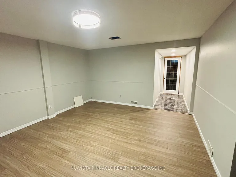 577 3rd St #39 — Photo 25