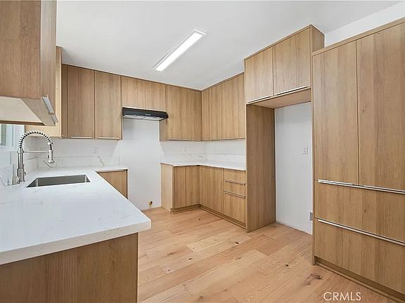 5th image of 8839 Cedros Ave APT 2