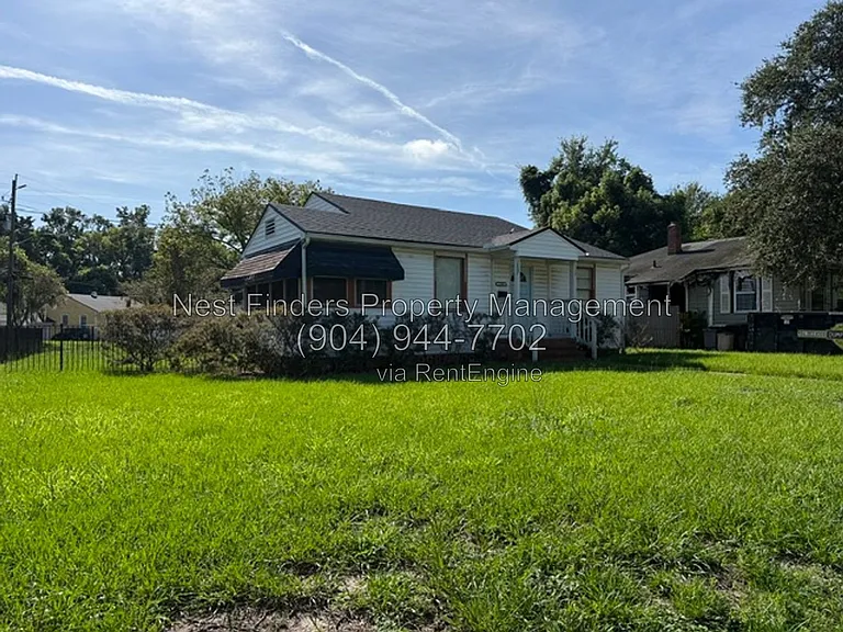 1309 Macarthur St — Photo 32