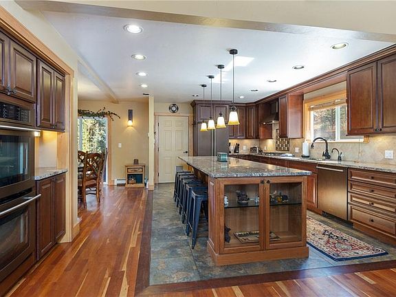 3rd image of 621 High Point Dr