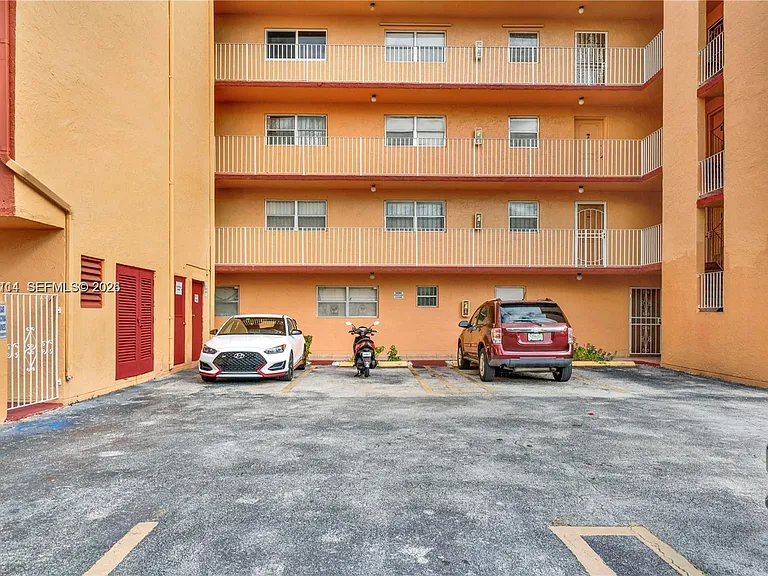 6200 W Flagler St #301 — Photo 15