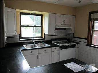 4th image of 9013 North Ave