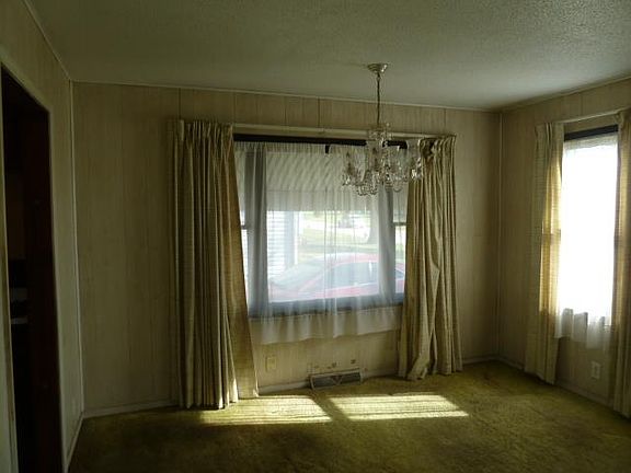 4th image of 3305 N 36th St