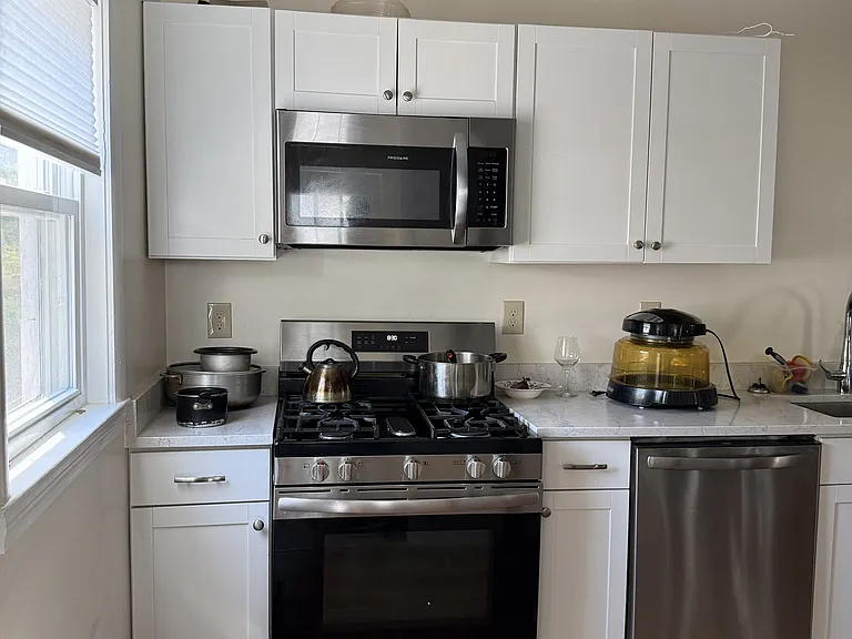 36-38 Marble St #36 — Photo 5