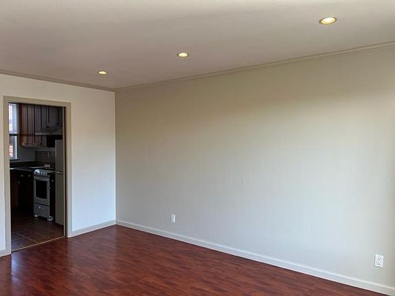 5th image of 1827 Clement St APT 3