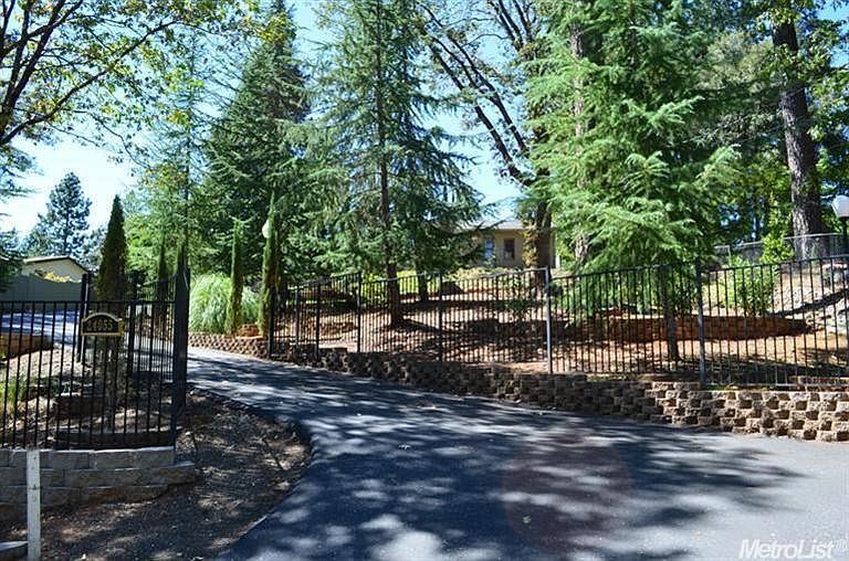 Entrance to property