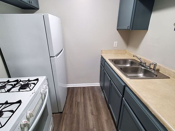 4th image of 1305-1345 W Locust St #2866-45