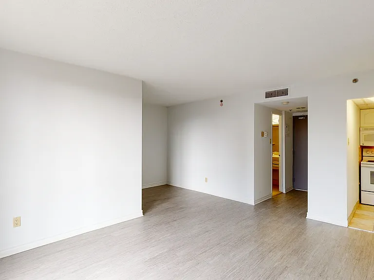 341 Maclaren St — Photo 23