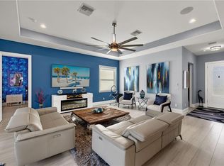 17 Willoughby Dr, Naples, FL 34110
