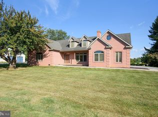 13803 Eden Dr, Hagerstown, MD 21742