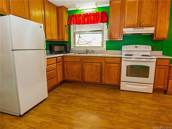 3rd image of 1186 Eastbrook Dr