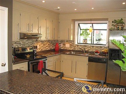 Spacious updated kitchen