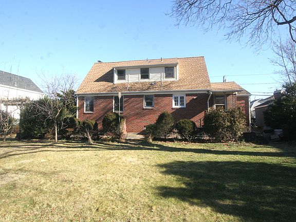 2nd image of 222 Stanley Ave