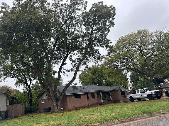 3rd image of 1732 Sylvan Dr
