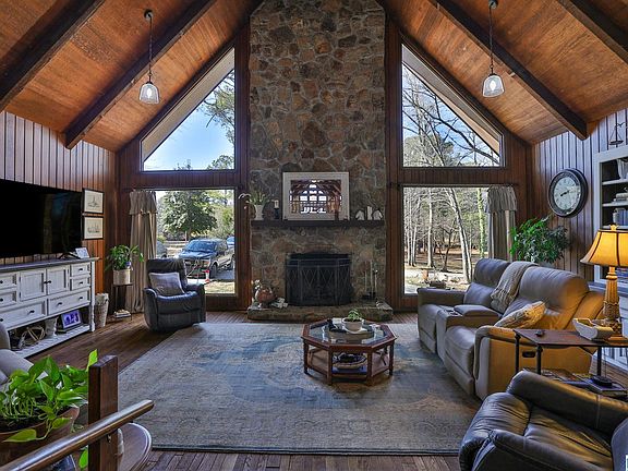 3rd image of 4435 Renfroe Rd