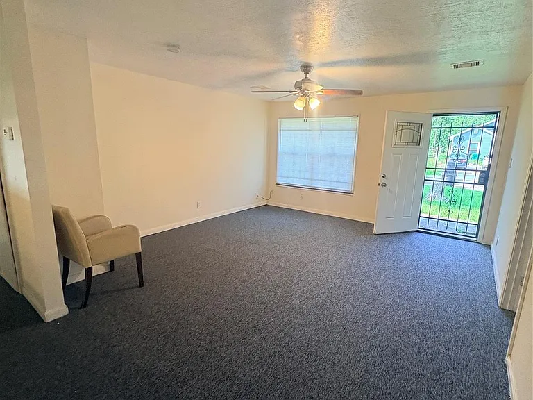 5803 Southlea St — Photo 4