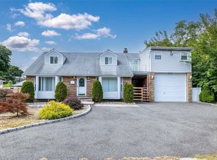 306 Glen Cove Rd, Carle Place, NY 11514