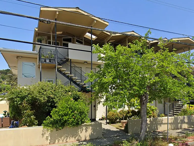 210 Mission Ave — Photo 2