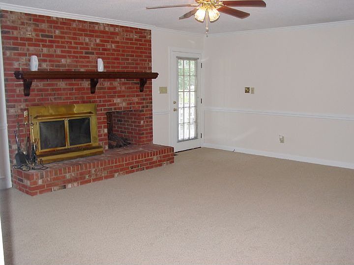 2nd image of 200 Buckingham Dr