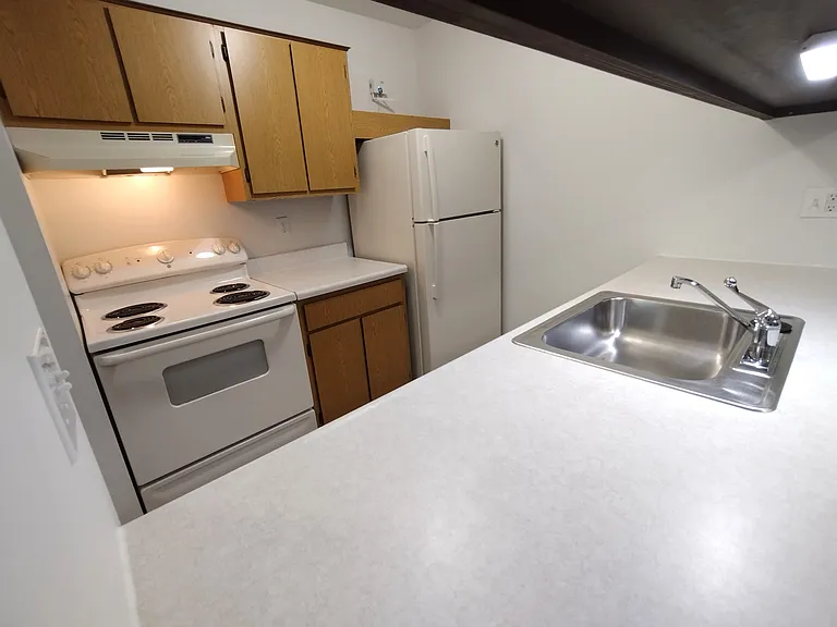 Charter Oaks Apartments — Photo 146
