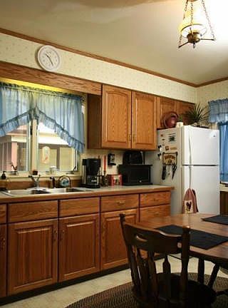 4th image of 235 W 21st St