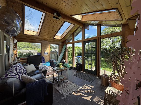3rd image of 1807 Glendale Dr #1