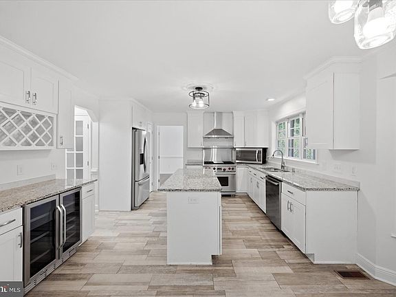 5th image of 10403 Colechester St