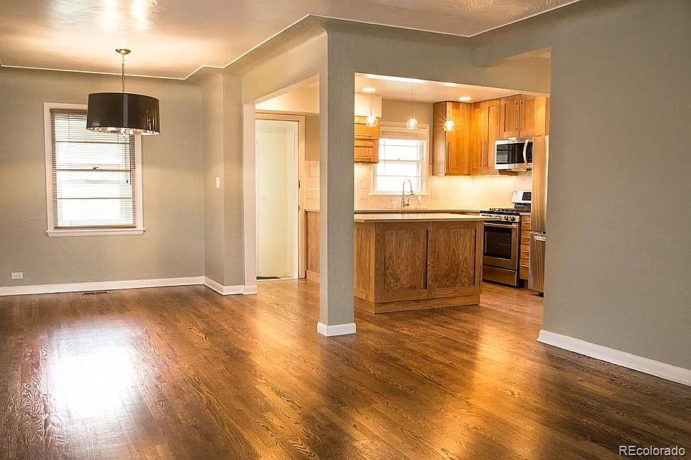 3 bed, 2.0 bath, 1525 sqft, $3,000 — Photo 2