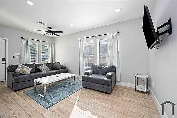4518 Newberry St #B — Photo 8