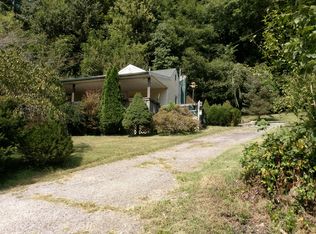 10900 Rosewood Rd SE, Elizabeth, IN 47117