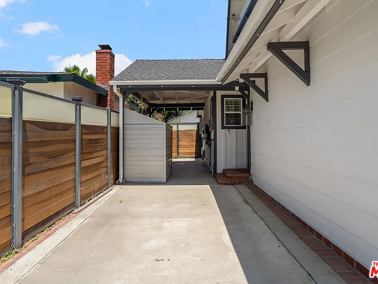 22417 Dolorosa St — Photo 2