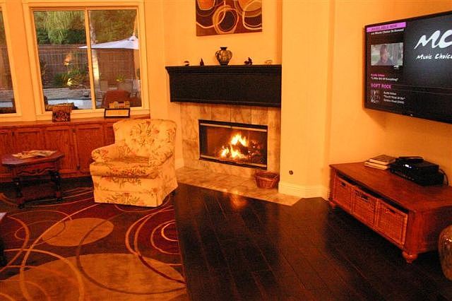 1st image of 1106 E Newhall Dr