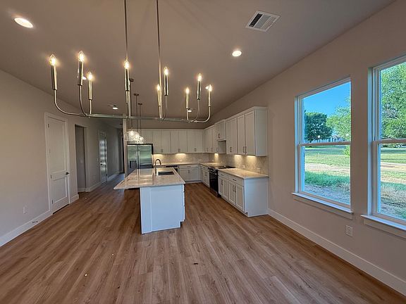3rd image of 134 Pinehurst