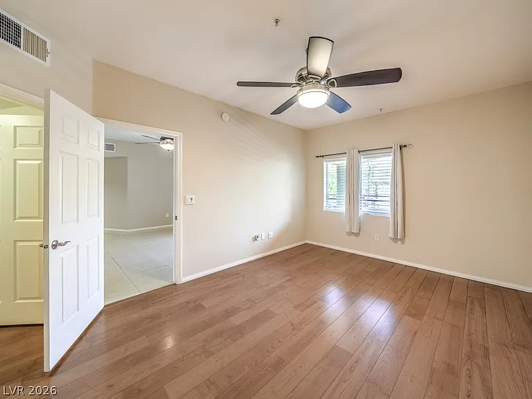 2291 W Horizon Ridge Pkwy #8144 — Photo 15