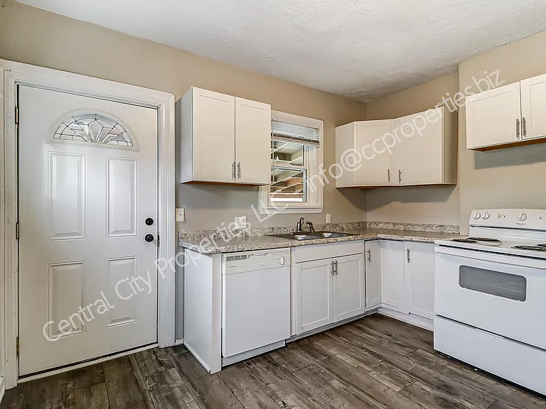 1267 Wilson Ave — Photo 8