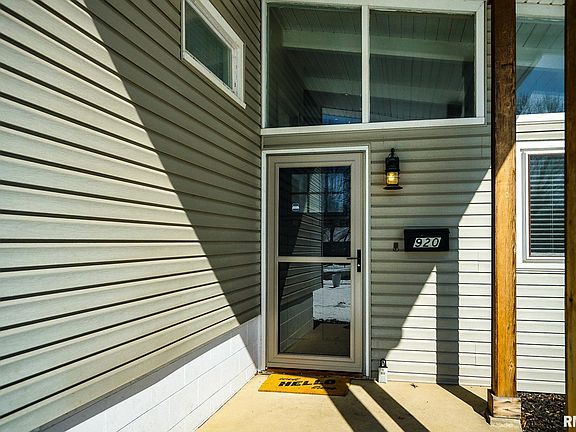 5th image of 920 Birchwood Dr