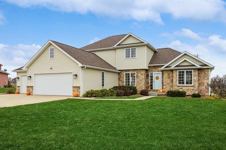 1st image of 1317 Woodland Ct