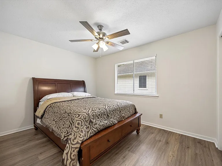 4627 Plymouth Way — Photo 19