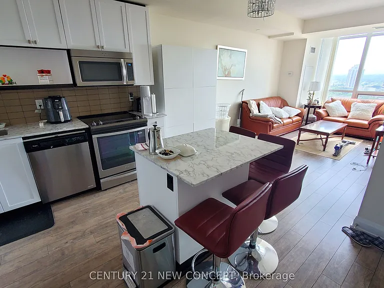 18 Graydon Hall Dr #1412 — Photo 2