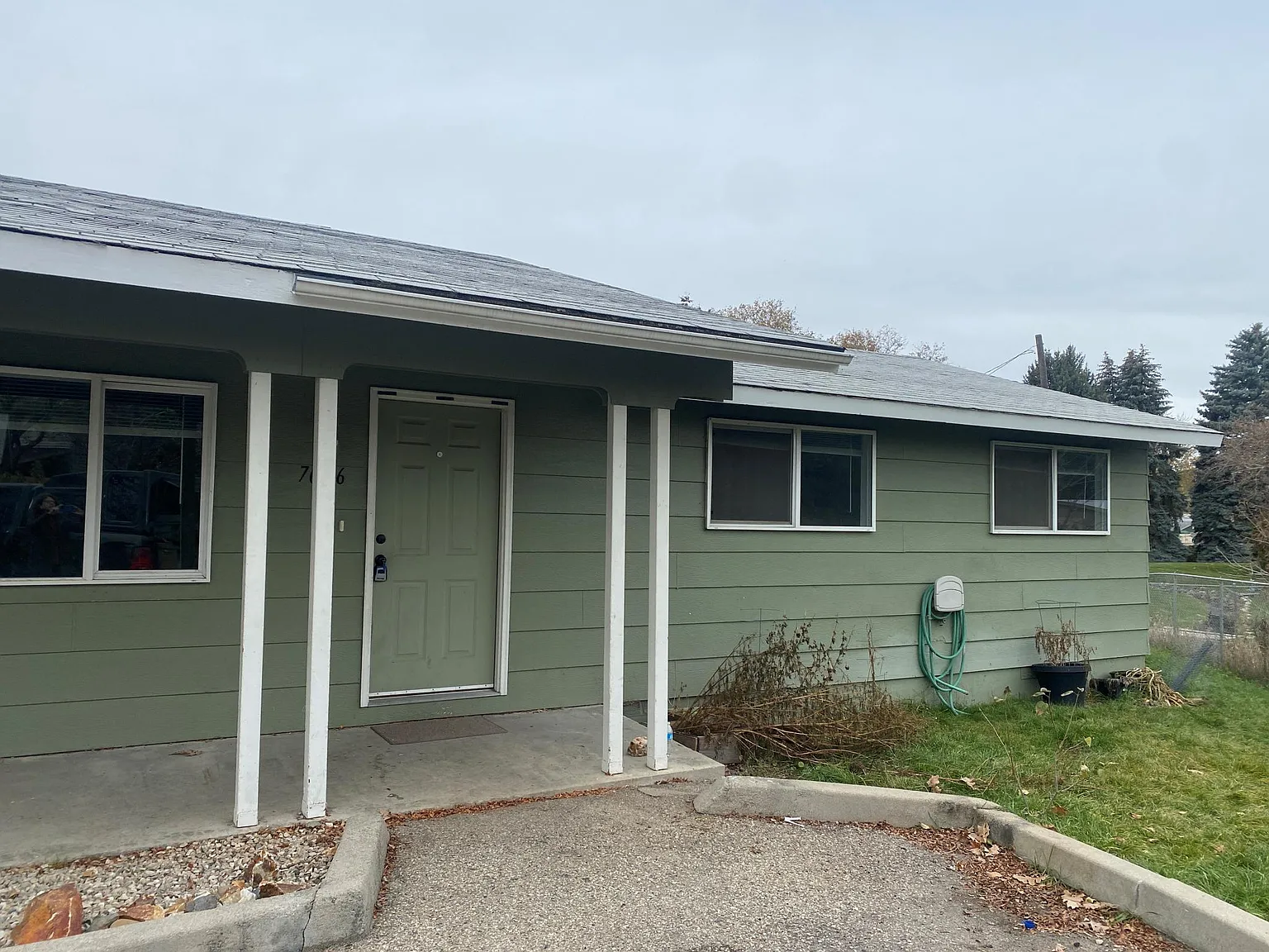 3 bed, 1.5 bath, 1008 sqft, $1,605 — Photo 1