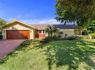 775 High Pines Dr, Naples, FL 34103