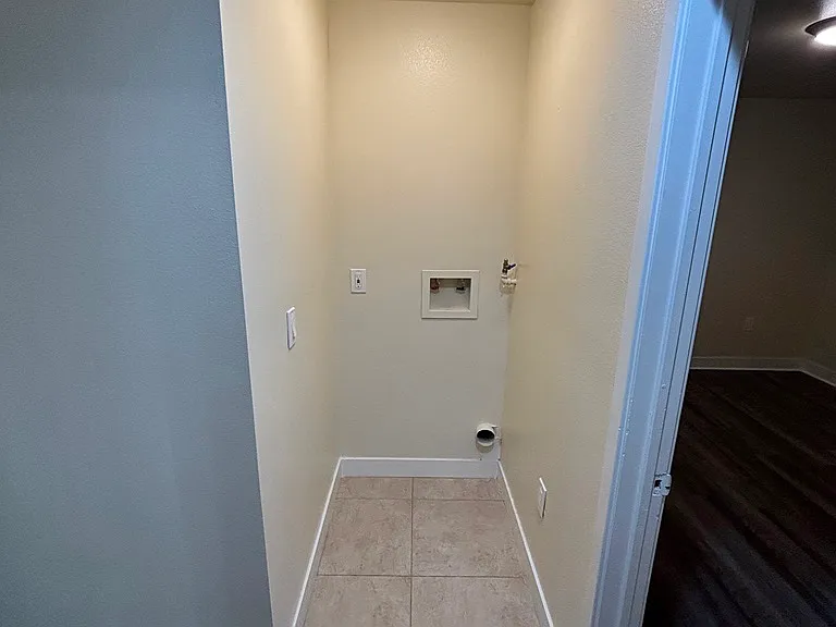 526 W Colden Ave — Photo 10