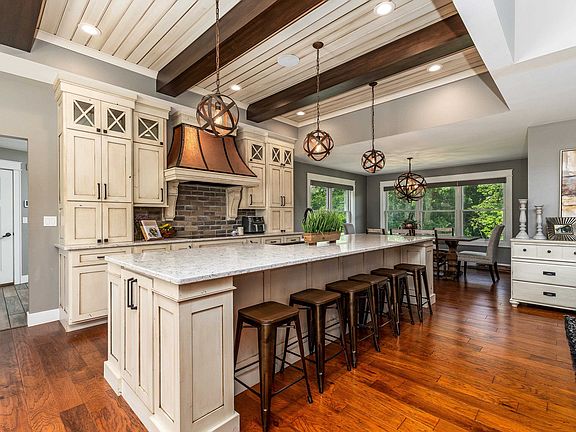 5th image of 7781 Silver Oaks Dr