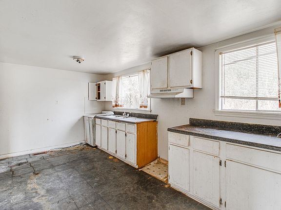 5th image of 208 Kennerly Rd